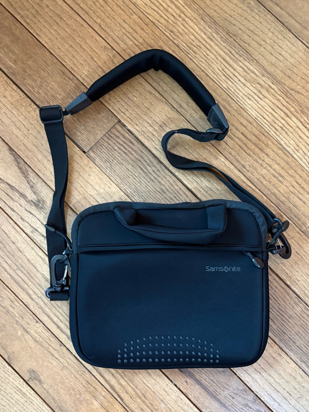 Samsonite Aramon NXT  Shuttle Black Case With Strap 10.1 Laptop Ipad